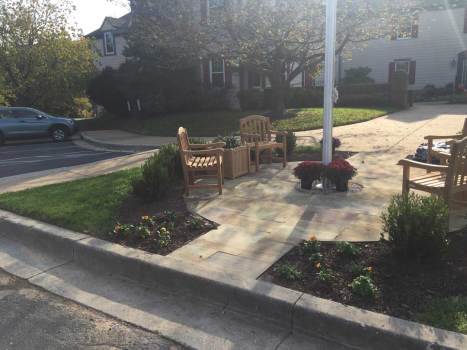 Turf-Equipment-Flag-Pole-Patio