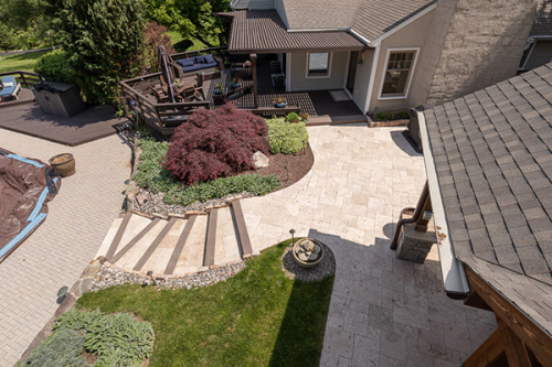 backyard-entertainment-pool-walkway