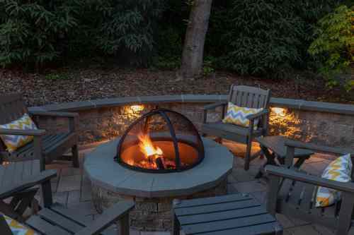 patio-firepit-fireplace-outdoor-kitchen-9512