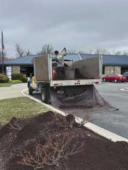 Commercial-Lawn-Maintenance-20230228_113907